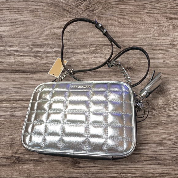 Michael Kors Silver Medium Camera Bag Crossbody Handbag, NWT - Picture 3 of 8